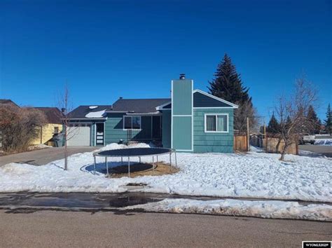 Zillow evanston wyoming - Nov 24, 2023 · 100 Sunset Ave, Evanston, WY 82930 is currently not for sale. The -- sqft home type unknown home is a -- beds, -- baths property. This home was built in null and last sold on 2023-12-08 for $--. View more property details, sales history, and Zestimate data on Zillow. 